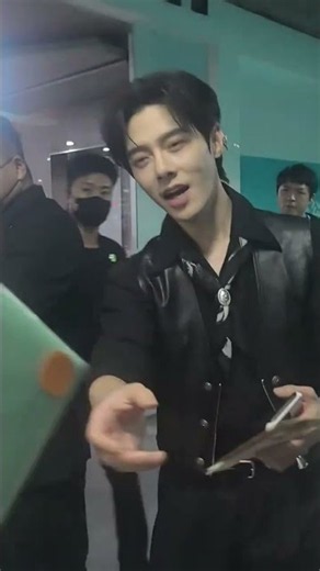 Alen Fang — Cute Master Has Arrived · Filmed by fans backstage