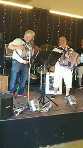 Merci à l orchestre Copter Musette de nous avoir fait passer une belle après midi le 12 Juin et merci aux danseurs de venir nombreux. | Guinguette Fleurie