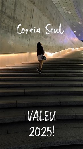 Agência de Viagem das Dorameiras do Rio 😍 on Instagram: "Primeiro dia do ano. É hora de descer da torre. O sucesso dos doramas entre mulheres não é por acaso. Eles nos lembram que somos protagonistas da nossa própria história. Quando encontramos algo que é só nosso, algo que escolhemos, algo que nos faz vibrar… a gente acorda. Descobrimos uma nova versão nossa. Mais viva. Mais feliz. Mais inteira. E viver isso com outras mulheres que não julgam, que acolhem e caminham juntas é um presente. Obri