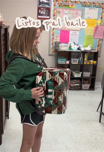 I love my students so much! I think it was so important they got a little Mexican culture lesson before spring break 🥰 #teachertok #acordeon #teachersoftiktok #maestra #maestrosdetiktok