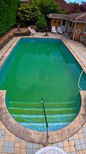 Tb to a nice clean up on this old school pool! #thep00lguy #hollayaboy #satisfying #oddlysatisfying | Thep00lguy