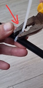 Opening zip tie 🤫 for reuse ♻️ #reuse #lifehacks #recycling | R Crafts