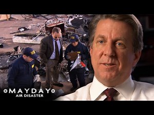 What Caused The Collision On Flight 498? | Out Of Sight | Mayday: Air Disaster
