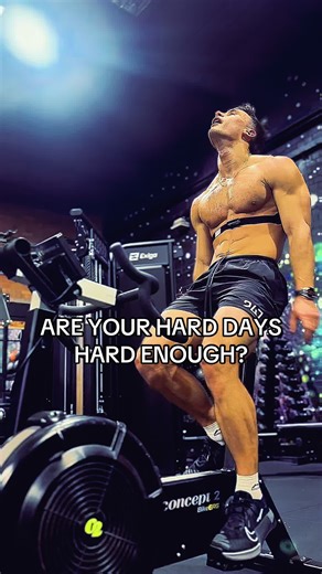 If you want to get good adaptation in your training, you need to make sure your easy days are EASY and your hard days are HARD🔥 You need to create enough stress on your hard days that your body has a reason to improve. And then you need to go easy enough on the days after to allow your body to recover and absorb the hard training you’ve done. Contrast is everything🙌 #hyroxtraining #hyrox #concept2 #fitnesstok #endurance