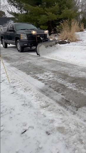 SnowDogg MD75 Plowing #snowdogg #snowclearing #chevysilverado #snowplow