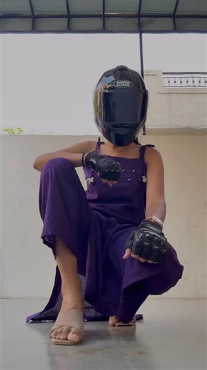 𝐇𝐔𝐍𝐓𝐄𝐑_𝐍𝐈𝐃𝐇𝐈💨 on Instagram: "Wait 💣💨 . . 📸🎨- @graphical_chayan . . {Transformation, Transaction, biker girls, rider, hunter, hunter350} . . #nikchanz❤️ #reels #reelsinstagram #reelkarofeelkaro #reelitfeelit #trending #trendingreels #explore #explorepage #black #bikergirl #ridergirl #trendingsongs #hunter350retro #hunter350 #hunter350royalenfield #royalenfield #view #sagwara #ahmedabad #reelitfeelit #wagad #helmet #modal #ridergirl #explorepage #explorepage #ahmdabadrider #fyp"