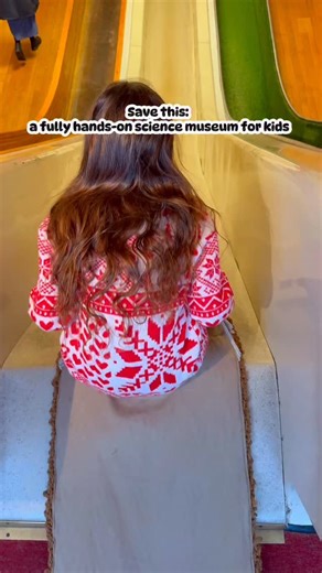 Stephanie | Exploring the world with kids on Instagram: "Save this for your London plans 🧪 This is not your average science museum 👀 If your child learns best by doing, Wonderlab is one of the best places to visit in London. This interactive gallery inside the Science Museum is designed for kids aged 7–14, with 50+ hands-on exhibits across Space, Light, Sound, Forces, Electricity, Maths and Matter. Kids can experiment, climb, slide, test ideas and watch live science demonstrations running thro