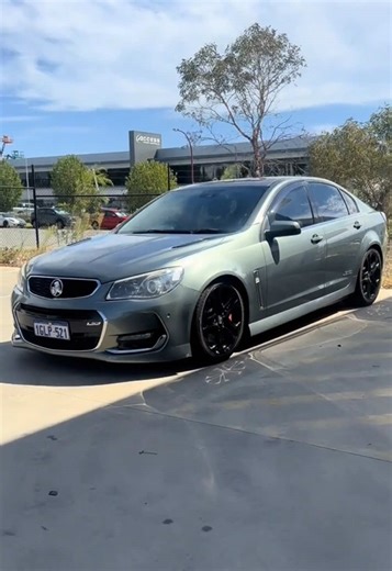 How Tuff is this VF SS🤌 Owner:@🇮🇹VAFNCULO🤌🏼🇮🇹 #slipperybonnets #cars #holden #community #australia #low6 #archoo #vess #vfss #fyp #ford #fordsareslow #cleanve #vesedan @SonnyBray @LOW6 @LZY60F @_ThatSlowVF_ @❗️𝙃𝙐𝙎𝙎𝙏𝙇❗️ @That14SS @the.bluemaloo⛐ @VFXHWY @04_ba_xr6 @casperfps1.0 @blacknblue_vf
