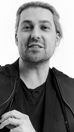 David shows you more features that were super important to him for a violin case – don’t miss it!#davidgarrett #violincase #bamcases | David Garrett