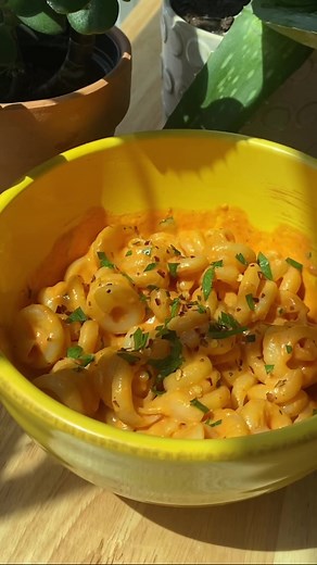 Simple & Easy Roasted Red Pepper Pasta Recipe