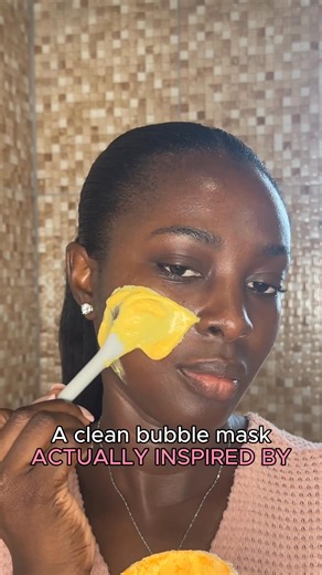 Why oxygen bubbles beat every other mask: Most masks just sit on your skin. This one goes inside your pores. 💨 The science (made simple): ✨ Clay your skin’s pH = gentle carbonation 🫧 Micro-bubbles open channels deep in the skin 🌿 Kojic Acid Vitamin C absorb up to 3× deeper 🧖‍♀️ Clay pulls out what the bubbles loosened You literally watch it work: gray → fizzing → foam → ✨ glow Real dermatologist tech — at an at-home price. 💕 | SugarBaby