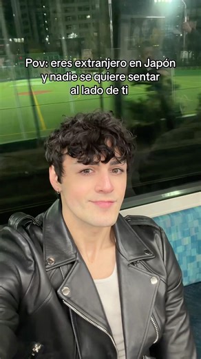 En el metro de Japon nadie se sienta junto a ti si eres extranjero? 🤔🚊