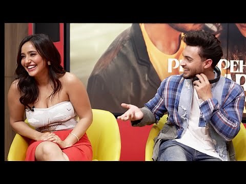 Neha Sharma & Aayush play Whisper Challenge 😂 | Gaurav