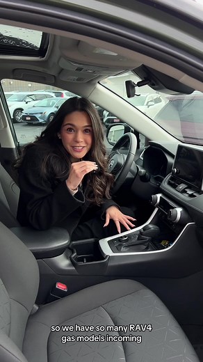 2025 Toyota RAV4 Features: Big Screen & Apple CarPlay