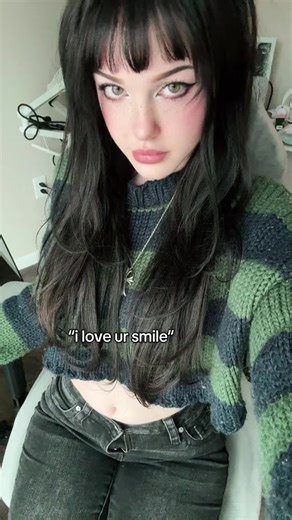 Emilia (@emiliaxrae)’s video of Smile