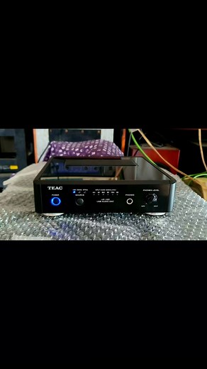 Đầu giải mã TEAC UD-H01 32 bít Hàng mạng nhật về đẹp 97% gần như mới Digital in USB - optical - Coaxial Line out RAC và XLR. Rắc cắm mạ 24k víp luôn Đủ các cổng kết nối ăn chơi Điện 100V Giá 4tr199k gói. CK đủ e bao síp Síp cod toàn quốc khi có cọc trước kg bao síp ĐT. 0974755515 Đc.198 tx21 Thạnh Xuân Q12 TPHCM | Milano Bùi Hùng