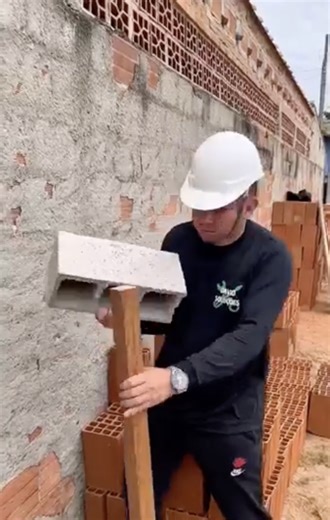 Need a Scaffold? Try This Simple Construction Hack | Crafty Gadgets