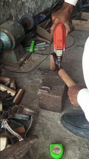 Homemade Shovel Handle 🔨 Easy DIY Fix #DIY #ShovelHandle #Blacksmith #WoodWork #Shorts