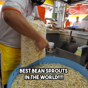 9.7M views · 58K reactions | BEST Bean Sprouts in THE WORLD!!! In Ipoh Malaysia! Grown with water from the surrounding limestone mountains, and SUPER PLUMP and short!!! The Ultimate fresh flavour!!! Eaten with chicken rice at Lou Wong with my buddy Mark https://www.instagram.com/simply.enak | The Food Ranger | Facebook