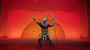 Esta Navidad, regala El Rey León, el musical 🦁, el espectáculo que lleva 9 temporadas emocionando al mundo. Consigue ya tus entradas y disfruta de esta experiencia única 👉🏼 bit.ly/2tT7hdI | El Corte Inglés