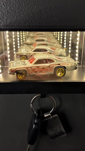 driver studio on Instagram: "The perfect gift for car lovers 🤯🏎️ Tho is a LED infinity garage key holder designed for car lovers, car enthusiasts and collectors. A unique automotive wall decor piece that combines LED lighting, garage design and functional key storage. Ideal home decor accessory for entryways, offices or garages and a perfect gift for men who love cars and car culture. #carlovers #cargift #homedecor #garage #keyholder"