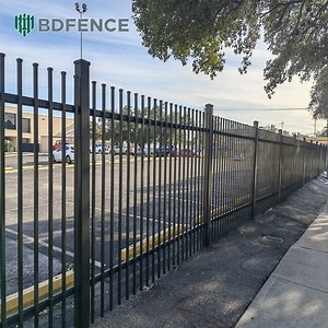 [Hot Item] Steel Tubular Metal Post Panel Ornamental Iron PVC Fence Garden Fencing Supplies