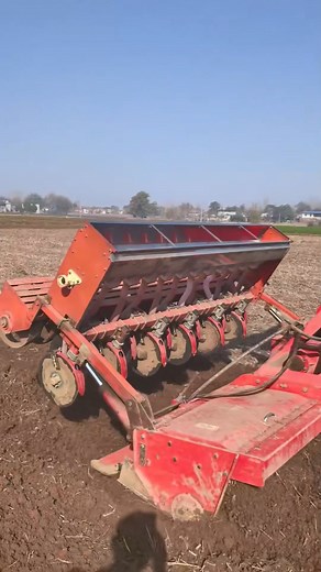 Multi-tool tractor completes full soil prep in one pass #FarmTech #SinglePassFarming #ModernAgriculture | Diamond Studio