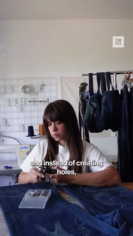 Denem is finishing up her ComplexCon booth. Will it be done in time? #RoadToComplexCon