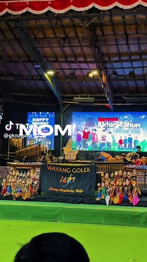 The sound of tradition echoes through time at @Saung Angklung Udjo , warmly guided by Teh Erika #saungangklungudjo #saungudjobandung #saungangklungudjobandung #saungudjo