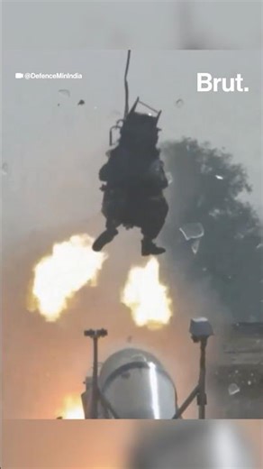 Watch this pilot ejecting from a fighter jet in action.