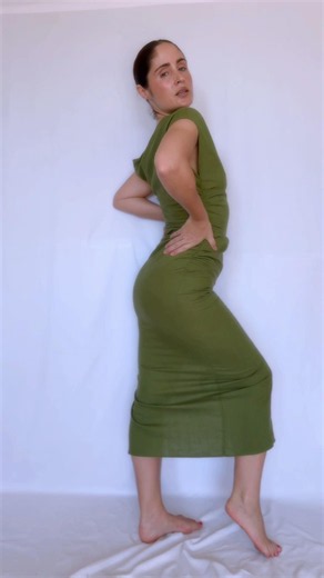 Este vestido de lino de Mango queda espectacular 💚✨