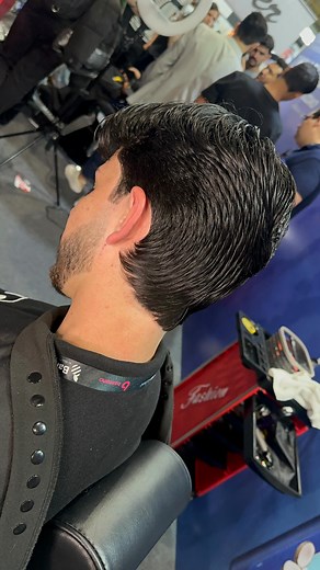 Como fazer uma texturização, e corte reto com técnica ! #barber #barbeiro #barbearia #cortenatesoura #cabelo #hair #fadehaircut | Cauê Com C