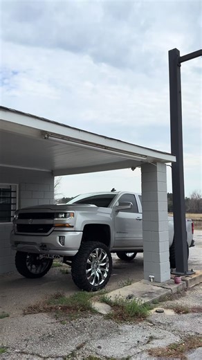 Exploring SB Trade Me Setups for Squatted Trucks