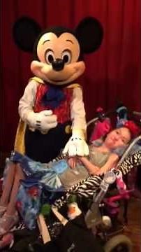 Mickey Mouse sings Happy Birthday to me!