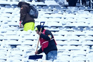 Live updates: NJ Transit asks riders to check in due to 'extreme cold'
