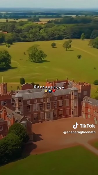 Haath mehendi wale lana🥹✨️ #laaljorapahneaana #fypage | Mehndi Outfits