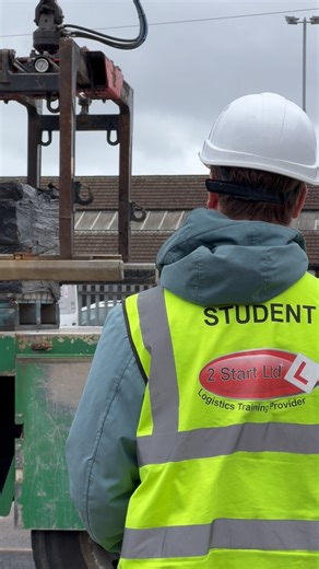 Meet our instructor Alan 👋 Today Alan’s been teaching the ALLMI lorry loader course, with the brick grab attachment. The course covers all appropriate requirements so you can safely use the attachment From how to check the load, security, and smooth control🚚 🏗️ Upon completion, you receive an ALLMI accreditation and operator ID 🪪 Perfect for lifting and moving goods! #hiab #hiabcourses #lorryloader #brickgrab | 2 Start Ltd