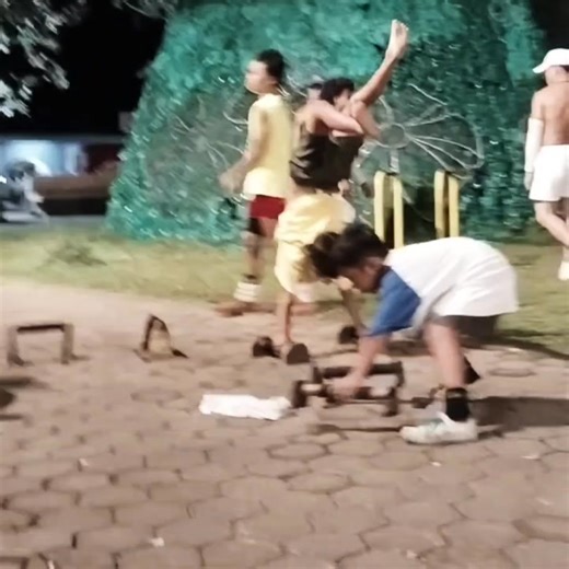 Scorpion handstand X Handstand 🗿 #hero_calisthenics #foryou #courage #fblifestyle | heropelenio