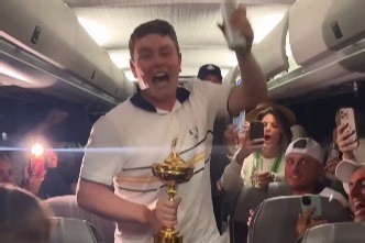 Bob MacIntyre belts out iconic Scots song to Ryder Cup stars with beer in hand