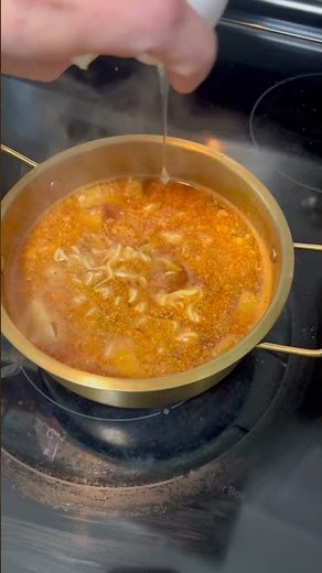 Spicy Kimchi Ramyeon Recipe | Easy & Comforting Korean Noodle Soup 🔥🍜