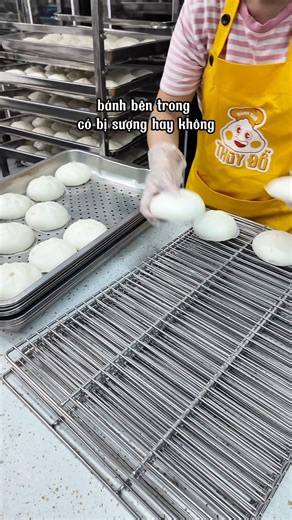 1.1M views · 10K reactions | Kiểm tra chất lượng bánh của nhân viên...