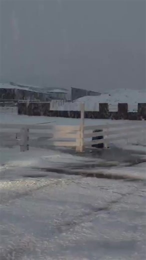 🌄❄️ Así despierta Durango hoy Este sábado 24 de enero de 2026, desde las 7:30 de la mañana, se registra un amanecer gélido en La Rosilla, municipio de Guanaceví, Durango, una de las zonas más frías del estado. Las bajas temperaturas marcan el inicio del día en esta región serrana. 📍 Extrema precaución ante el frío. #Durango #LaRosilla #Guanaceví #Frío #Amanecer