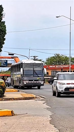 Panama Bus Spotter™ on Instagram: "Santiago Panamá (Expreso - Veragüense) Unidad 08 Busscar el bus 340 en Scania"
