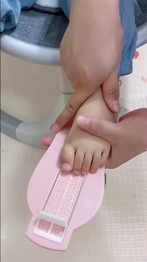 Track Growing Feet Accurately with This Adjustable Baby Foot Measure