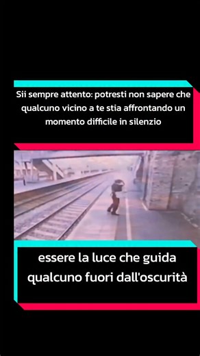 Tamer Shahin on Instagram: "A volte il dolore non fa rumore. Si nasconde negli sguardi persi, nei silenzi lunghi, nei cuori stanchi. Sii sempre attento: potresti non sapere che qualcuno accanto a te sta combattendo una battaglia invisibile. Questa donna coraggiosa lo ha sentito. Non con le orecchie, ma con il cuore. Un cuore colmo di umanità, di empatia, di amore per l’altro. Ha percepito che quest’uomo stava crollando, che la vita lo aveva spezzato, che aveva perso il desiderio di continuare. I