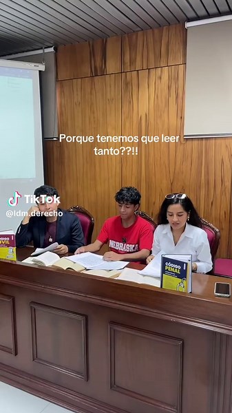 Desafíos de los Estudiantes de Derecho en la Universidad