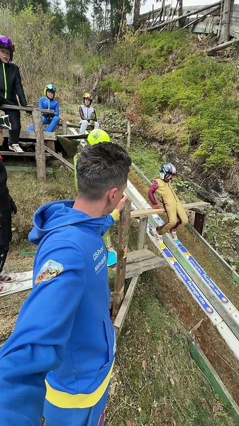 СТРИБКИ НА ЛИЖАХ З ТРАМПЛІНА -Верховина #Верховина #skijamping #лижі #тренер #skijumping #юніталанти