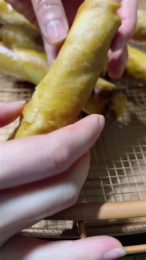 Easy Chinese Egg Rolls Recipe