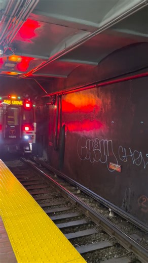 Spotted: a festive, holiday-wrapped Orange Line train now rolling through the MBTA. 📹: @ariannnabrooks | Only In Boston