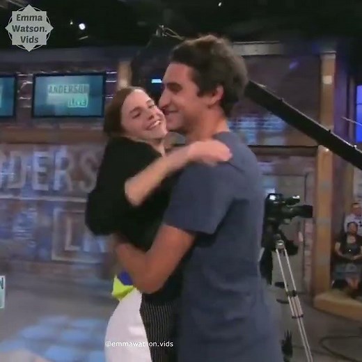 Emma Watson Hugs her fans 🥰 #emmawatson #celebrities